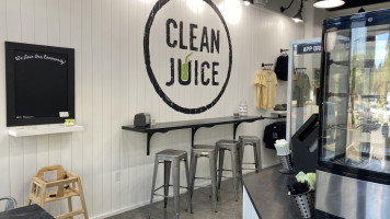 Clean Juice Organic Cafe inside