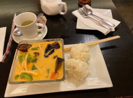 Spoonful Thai Bistro food