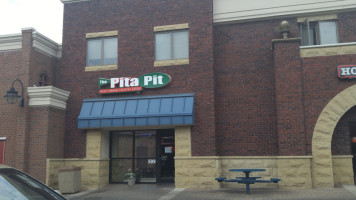 Pita Pit outside