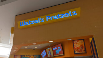 Wetzel's Pretzels inside