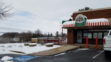 Rita's Italian Ice Frozen Custard outside