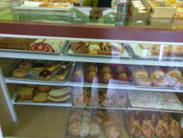 Alvarez Bakery food