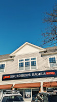 Bruegger's Bagels outside