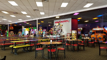 Peter Piper Pizza food