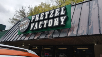 Philly Pretzel Factory food