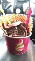 Menchie's Frozen Yogurt outside