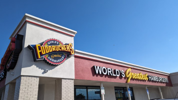 Fuddruckers outside