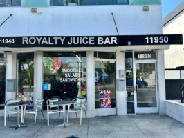 Royalty Juice Bar Cafe Restaurant inside