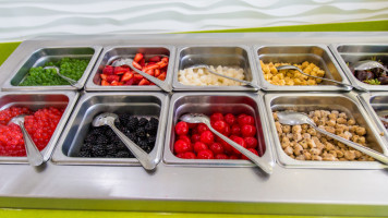 Menchie's Frozen Yogurt food