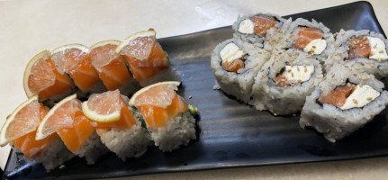Amami Sushi inside