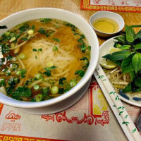 Phở Vietnam Kitchen In West Cov food