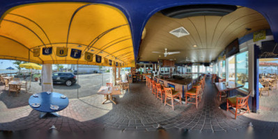 Inlet Cafe outside