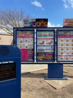 Braum's Ice Cream Dairy Store outside