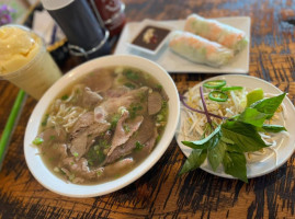 Pho Golden Xpress food