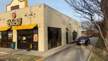 Golden Chick outside