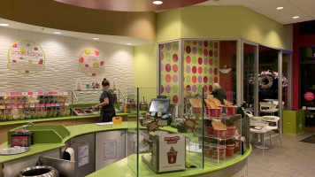 Menchie's Admiral food