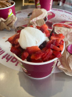 Menchie's Frozen Yogurt food