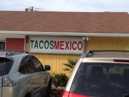 Tacosmexiconwheels outside