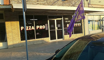 Pizza Pro outside