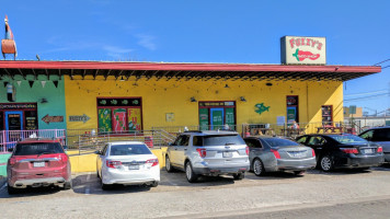 Fuzzy's Taco Shop outside