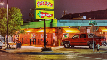 Fuzzy's Taco Shop outside