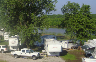 Kaskaskia Riverhouse outside