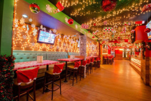 Christmas Club Pop-up Bar Restaurant inside