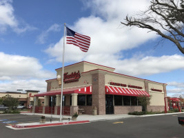 Freddy's Frozen Custard Steakburgers outside