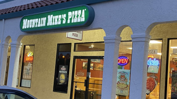 Mountain Mike's Pizza food