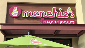 Menchie's outside