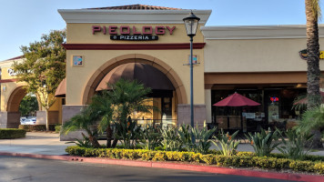 Pieology Pizzeria outside