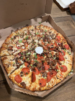 Round Table Pizza food