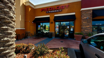 Pieology Pizzeria Upland, Ca outside