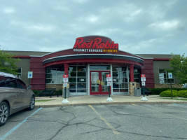 Red Robin Gourmet Burgers And Brews food