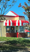 Bruster's Real Ice Cream outside