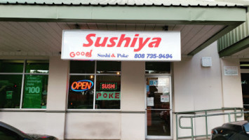 Sushiya (good Sushi Poke) outside