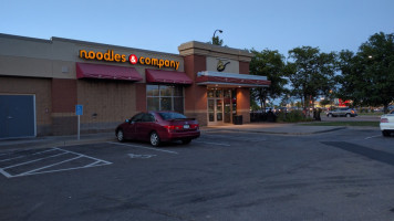 Noodles And Company outside