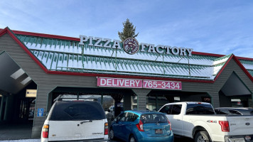 Pizza Factory outside