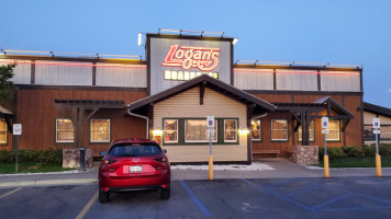 Logan's Roadhouse outside