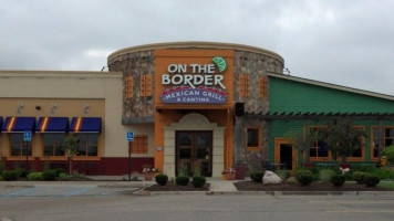 On The Border Mexican Grill Cantina Allen Park outside