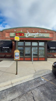 Uno Pizzeria Grill outside