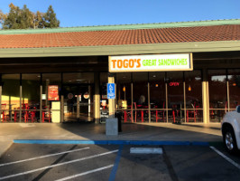 Togo's Sandwiches outside