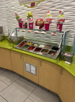 Menchie's Frozen Yogurt food