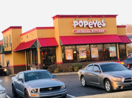 Popeyes Louisiana Kitchen outside