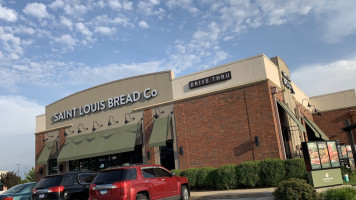 St. Louis Bread Co. outside