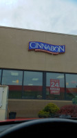 Cinnabon outside