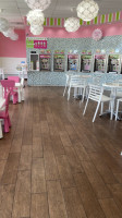 Sweetfrog inside