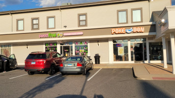 Sweet Frog Glastonbury outside