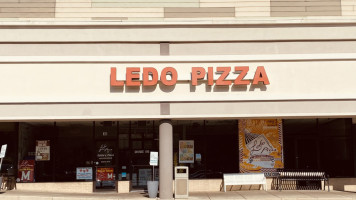 Ledo Pizza food