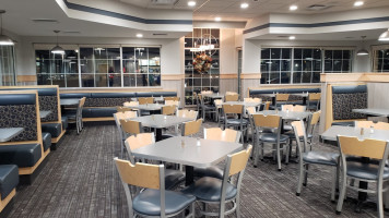 Culver’s inside